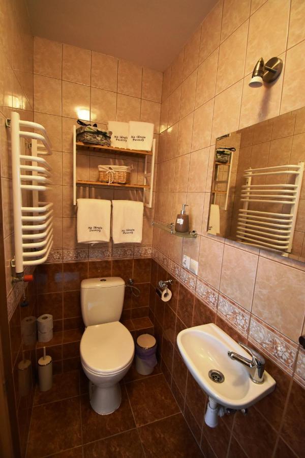Pokoje Goscinne Na Skraju Puszczy Pogorzelce Ngoại thất bức ảnh